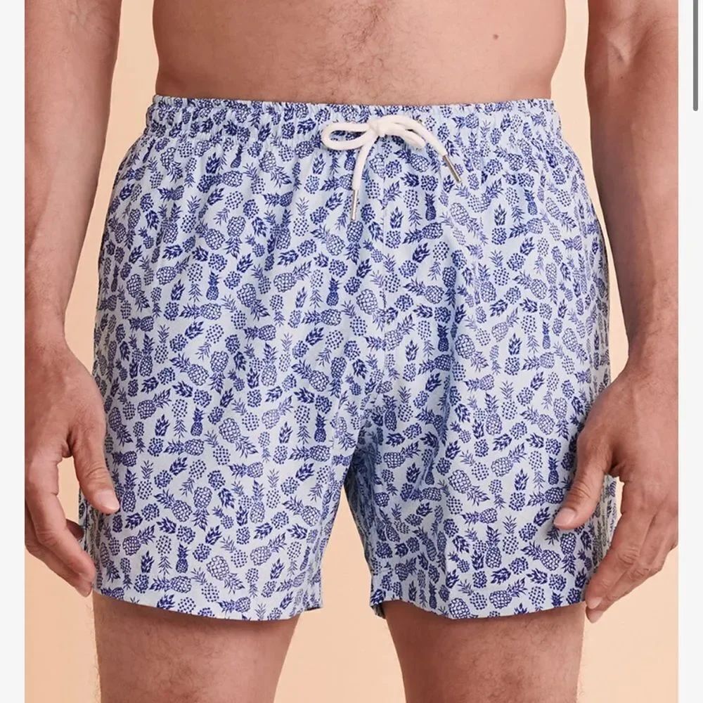 NWOT Bermies Pineapple Swim Shorts size medium 7” inseam
